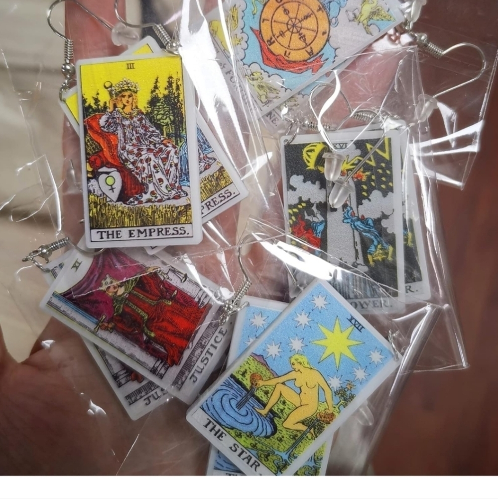 Tarot Card Earrings with Strength Design - Picture 5 of 5